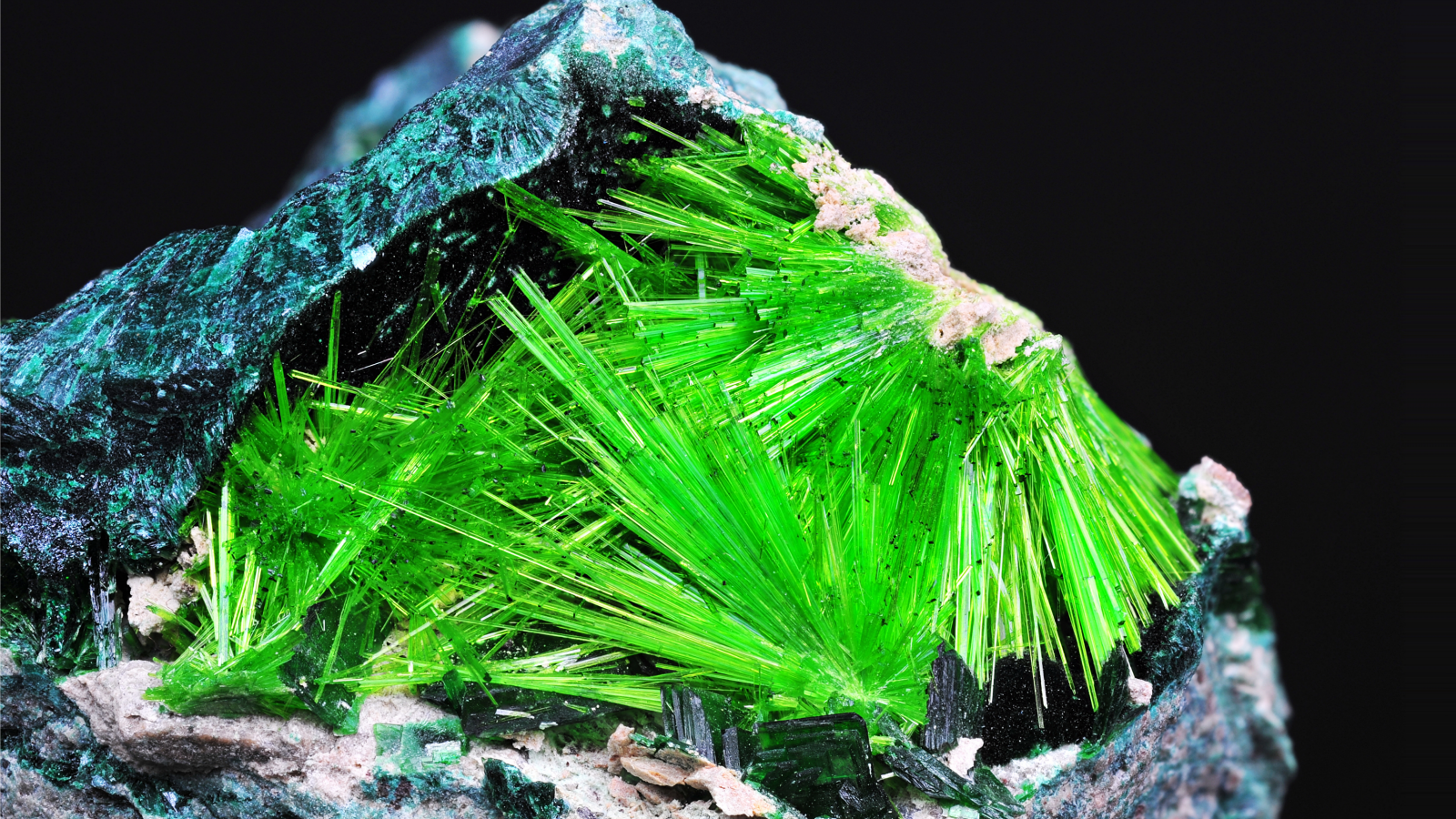 10 Beautiful Minerals You Won't Believe Are Found on Earth