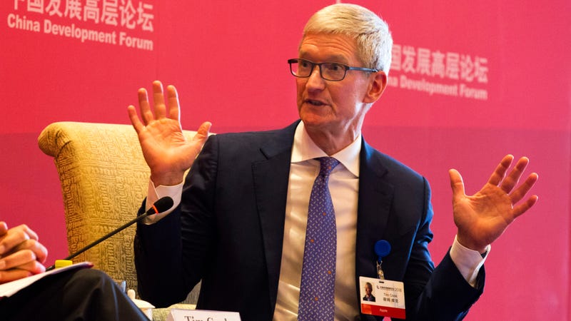Illustration for article titled Tim Cook Takes His Turn to Dunk on Facebook, Backing Data Privacy Regulations