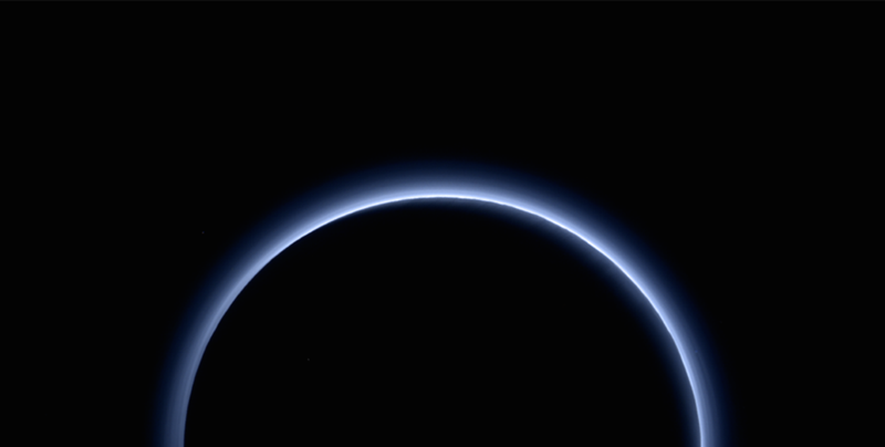Illustration for article titled You Can See the Color of the Sky in the Newest Pluto Pictures—and It's Blue