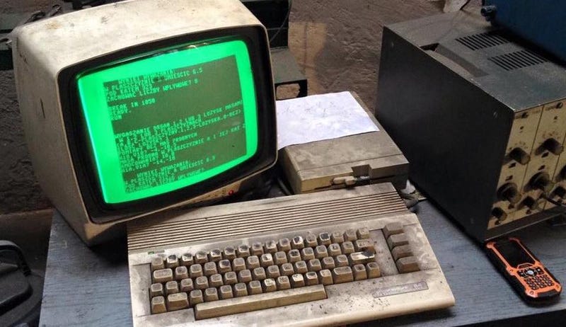 photo of This Old Ass Commodore 64 Is Still Being Used to Run an Auto Shop in Poland image