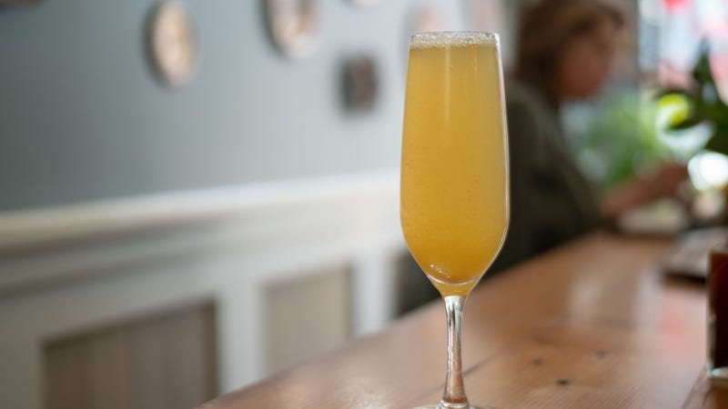 Illustration for article titled D.C. bar is right to apologize for Kavanaugh-tied bottomless mimosas deal