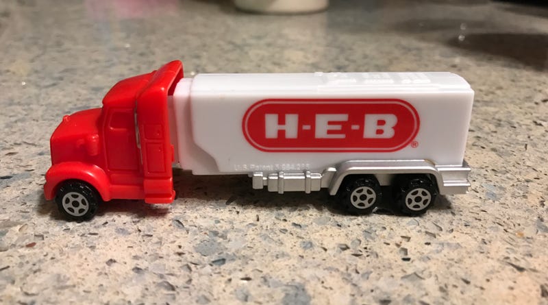 Illustration for article titled PEZ Dispenser Truck!