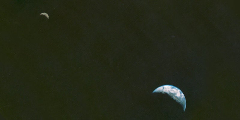 voyager photo of earth and moon