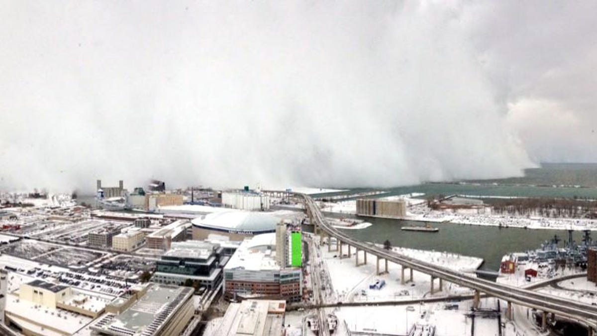 Watch Snow Blanket Buffalo, NY, in Breathtaking Time-Lapse Video Watch Snow Blanket Buffalo, NY, in Breathtaking Time-Lapse Video