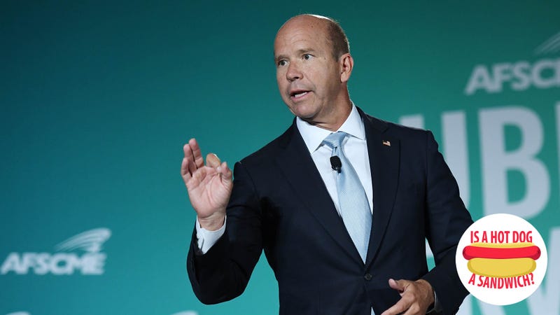Illustration for article titled Hey 2020 presidential candidate John Delaney, is a hot dog a sandwich?