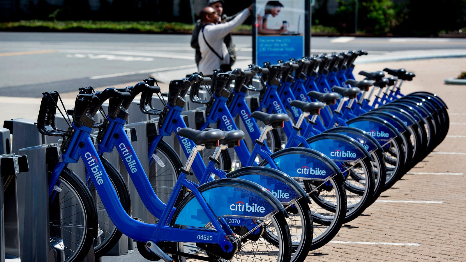 photo of Lyft Pulls E-Bikes From Service Amid Alarming Reports of Excessive Braking image