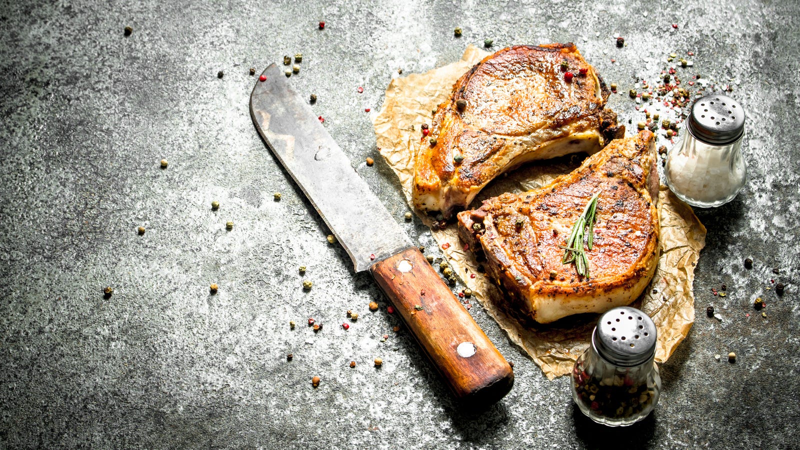 How to perfectly sear pork chops without drying them out