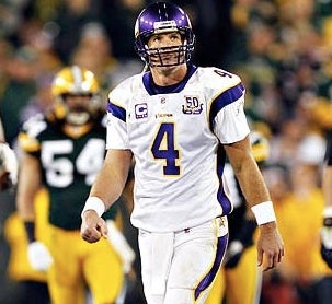 Illustration for article titled Bring Out The Limp: Brett Favre's Ankle Has Tiny Fractures