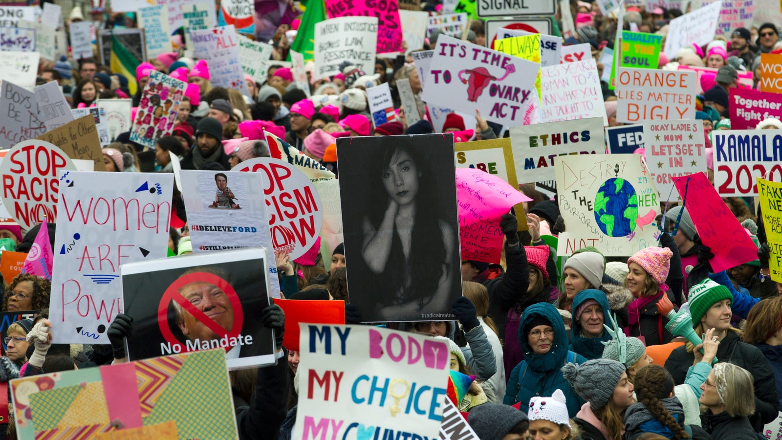 Women's March 2019: Alexandria Ocasio-Cortez Marches In NYC, Kirsten Gillibrand Speaks ...