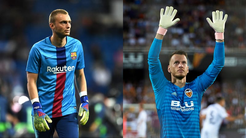 Illustration for article titled Barcelona And Valencia's Goalkeeper Swap Looks Shady As Hell