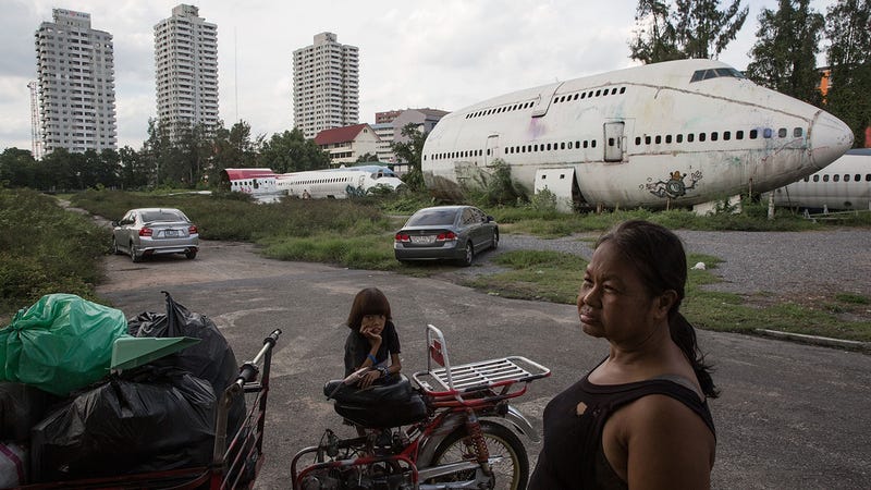 Bangkok S Homeless Are Turning These Decommissioned Airplanes Into   1431752159705835557 