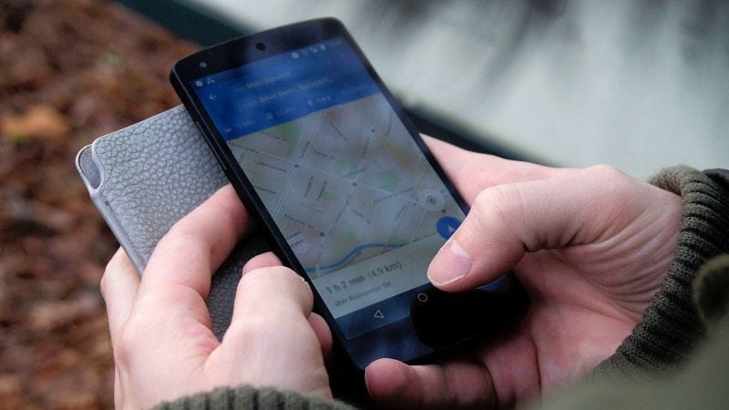 Illustration for article titled Cómo verificar las cámaras, los límites de velocidad y los accidentes de tráfico en Google Maps