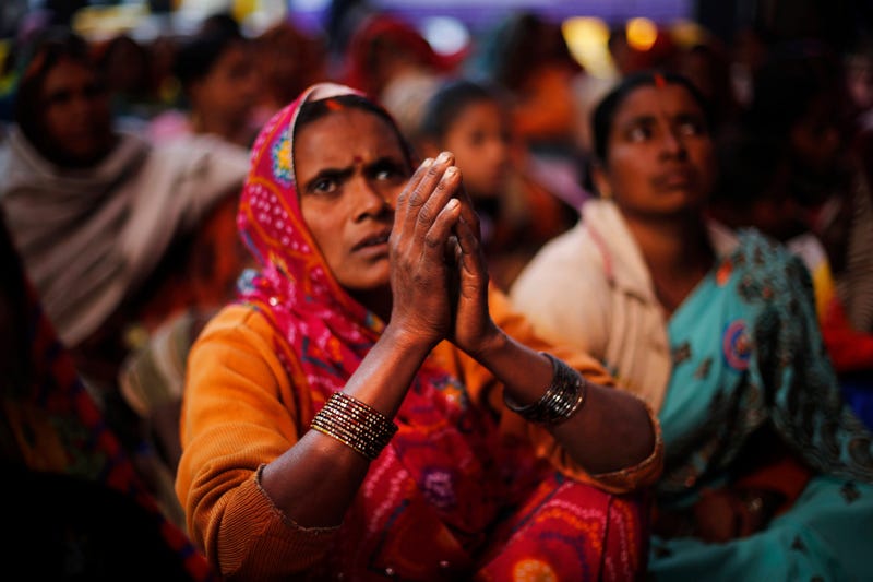indian women praying