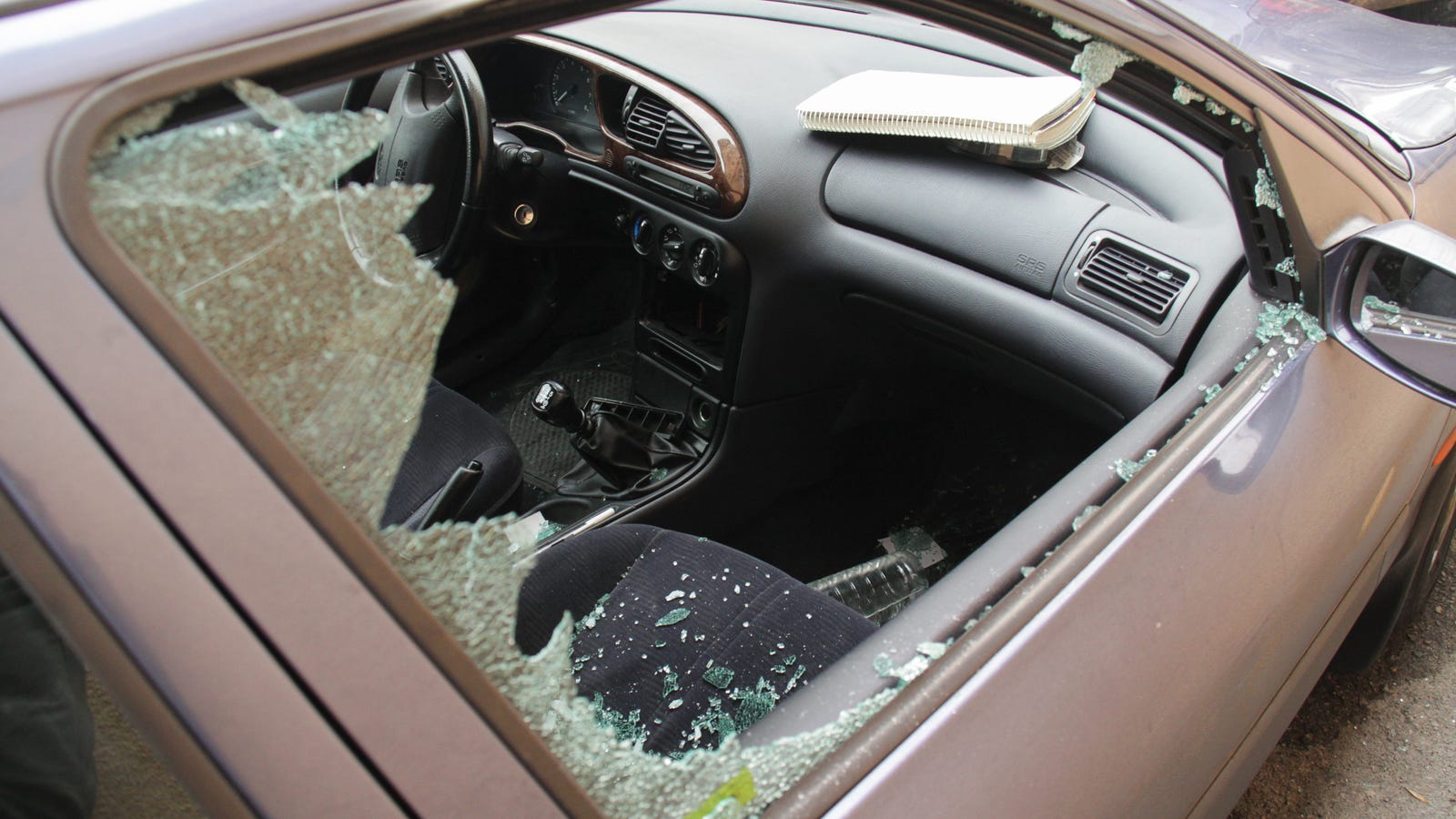 Illinois Cops Smash Car Window, Break Hand and Tase