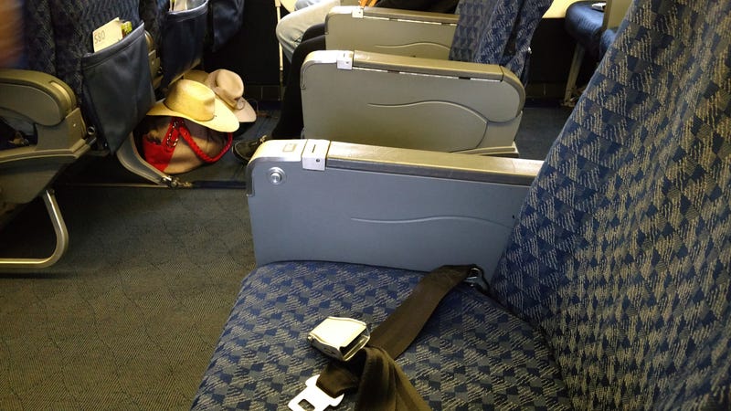 Illustration for article titled I keep lucking out with flight seating.