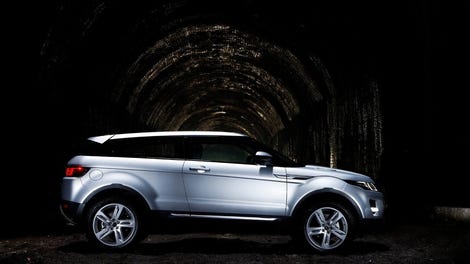 The 2020 Range Rover Evoque Lets You See Through the Hood - 470 x 264 jpeg 15kB