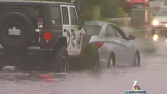 Baja Racer Makes Vigilante Rescues With His Jeep In