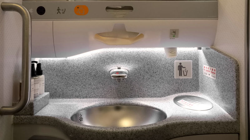 Illustration for article titled Go Ahead and Use the First-Class Bathroom on Flights