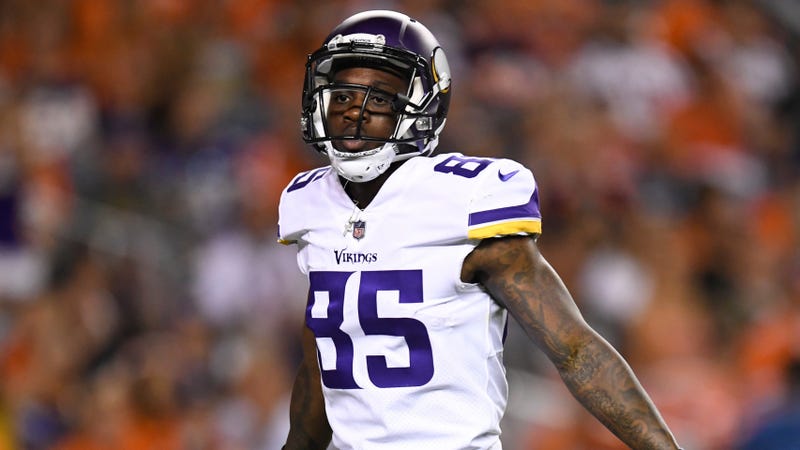 Illustration for article titled The Vikings Got Another Player To Ditch The Jets With A $75K Signing Bonus