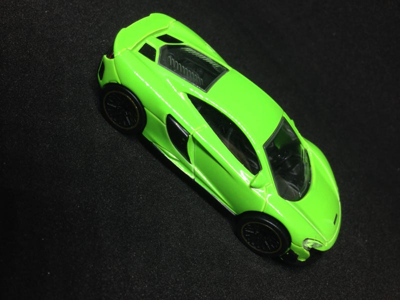 Illustration for article titled Thursday on the Thames: Custom McLaren 675LT