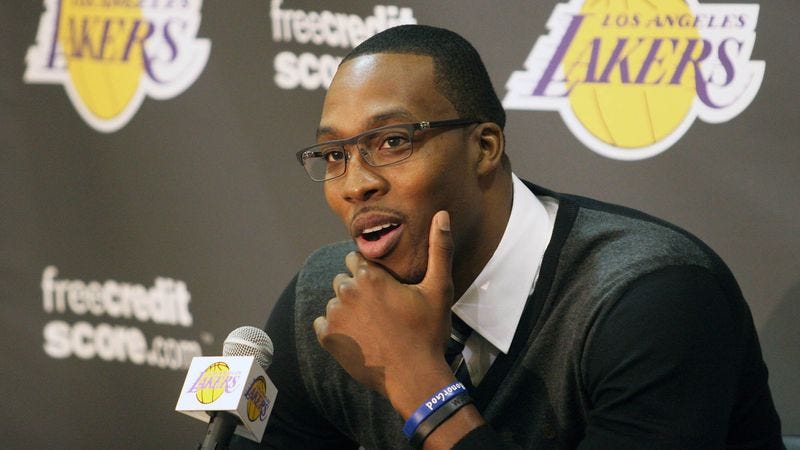 Illustration for article titled Dwight Howard Makes Talking Look Almost Effortless During Lakers Press Conference