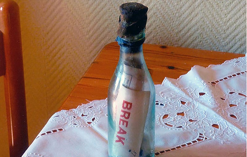 Illustration for article titled 108 años en el mar: el mensaje en una botella más antiguo es una encuesta
