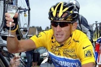 Illustration for article titled Lance Armstrong Takes On The Wall Street Journal, Lance Armstrong Tweet-Reports