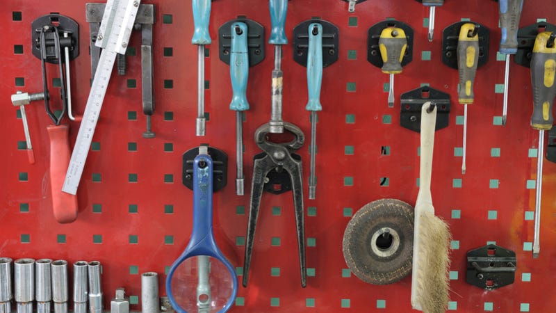 Illustration for article titled The Jalopnik Guide To Giving The Gift Of Tools