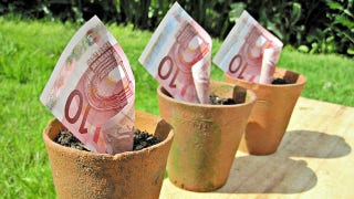 Illustration for article titled As the financial system falters, some Greeks are turning to alternative currencies