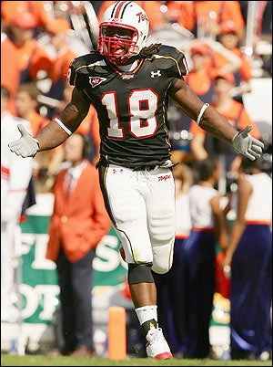 Illustration for article titled What Did Vernon Davis Buy A UNC Player For $20?