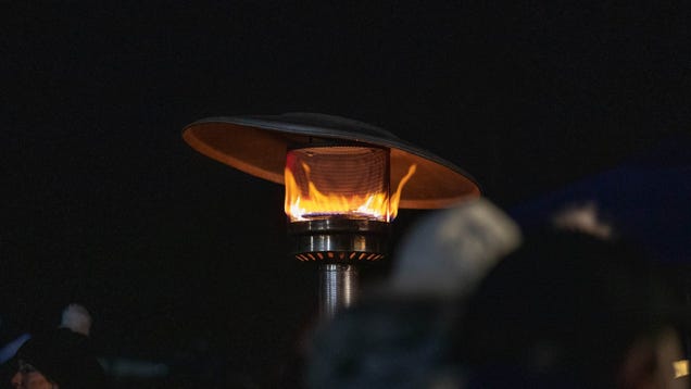 Deleite sus ojos con los mejores calentadores al aire libre para mantener vivo el comedor en el patio durante el invierno 2