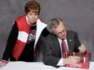 Illustration for article titled Many Special People Excitedly Posed For Pictures With Jim Tressel Last Week