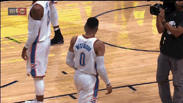 ptroykfwmkn0geqerii0.gif