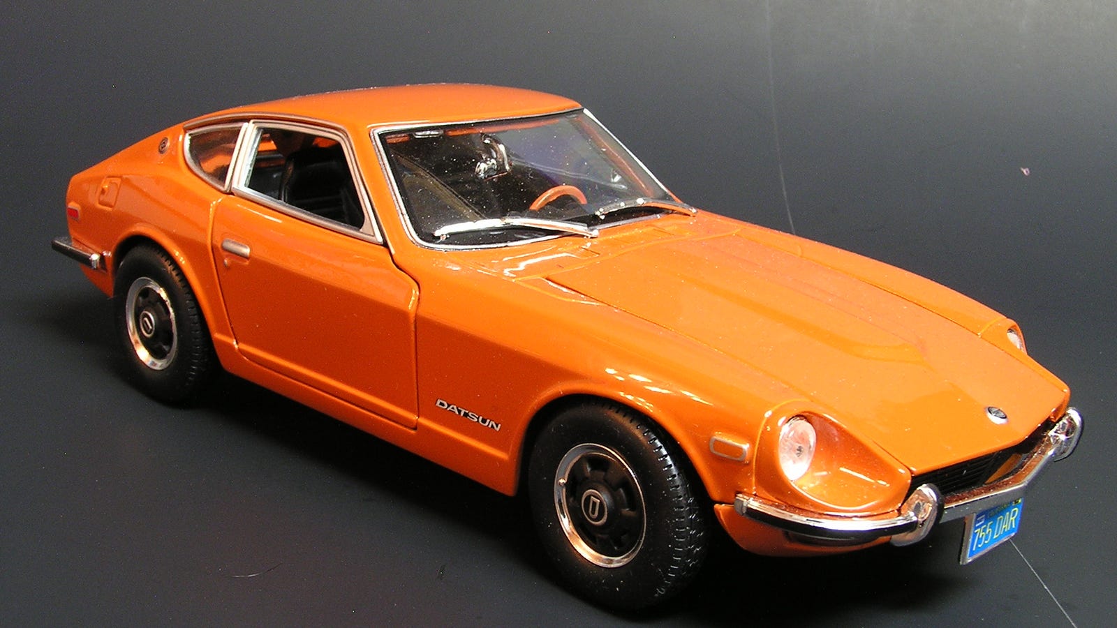 maisto 240z