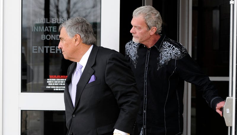 Illustration for article titled Police: Jim Irsay Was Arrested With A Briefcase Full Of Pills And Cash