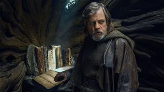 All the Things the <i>Star Wars: The Last Jedi <em></em>Novelization Adds to the Movie