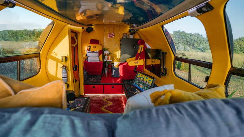 Illustration for article titled The Wienermobile is on Airbnb