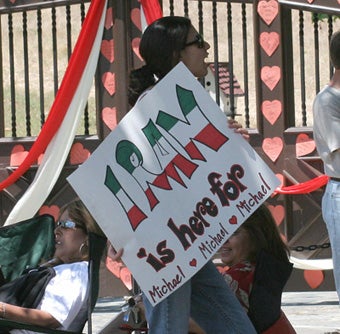 Illustration for article titled Michael Jackson's Death Now Influencing Iranian Protesters
