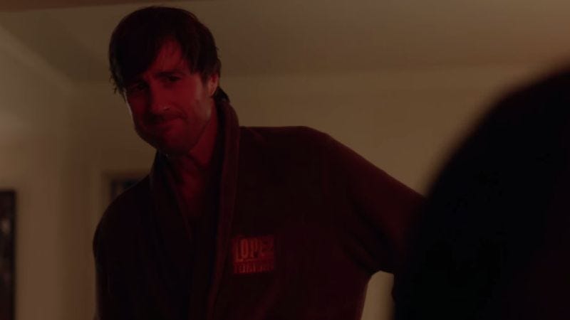 Luke Wilson, in Roadies. (Not pictured: Luke Wilson's hands)