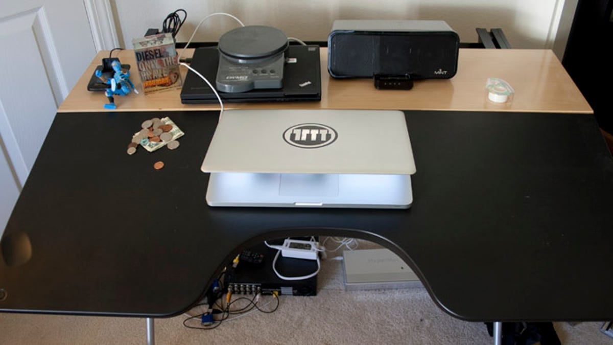 Review Herman Miller Envelop Reclining Desk