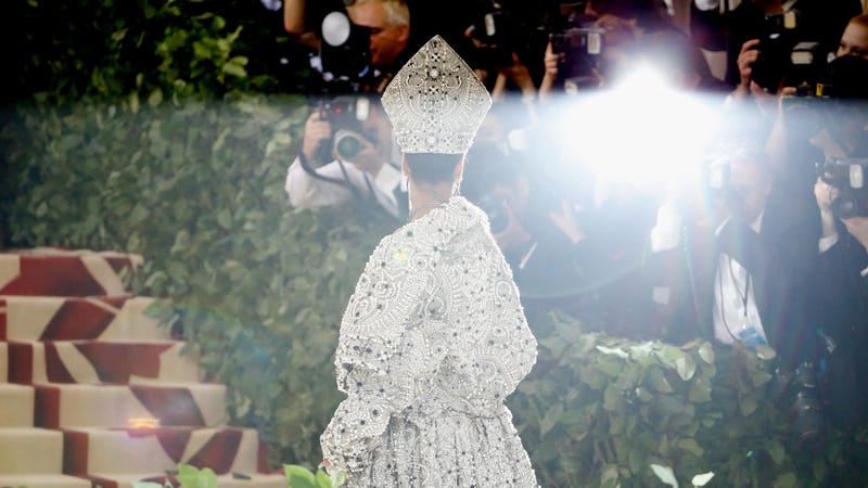 THE POPE BLESSING THE CROWD BEFORE THE AFTERS, DUH