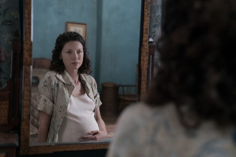 Illustration for article titled Outlander makes a quiet, tense return in season three premiere
