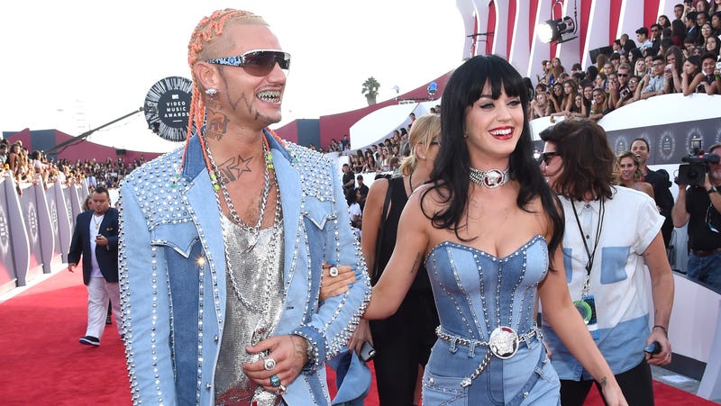 Illustration for article titled Britney Spears Approves of Katy Perry's Denim Gown