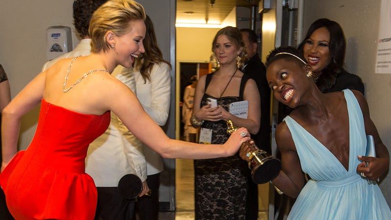Illustration for article titled JLaw Tried to Steal Lupita's Academy Award and More Oscars Gossip