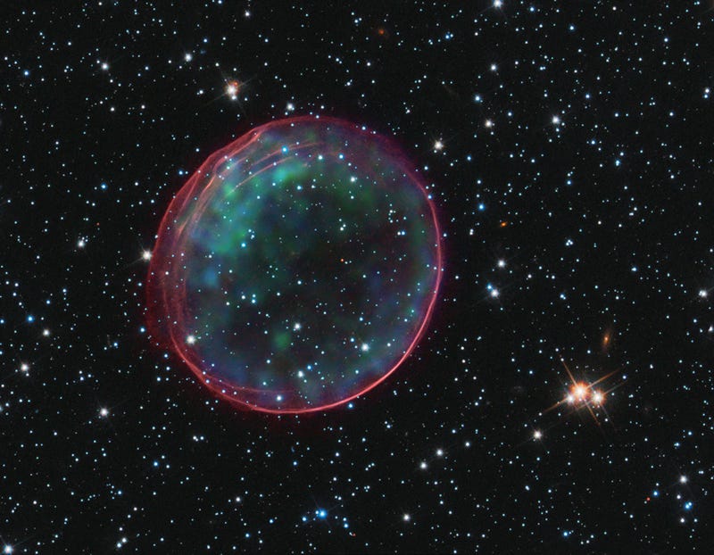 Illustration for article titled This Supernova Remnant Is a Festive Holiday Bauble