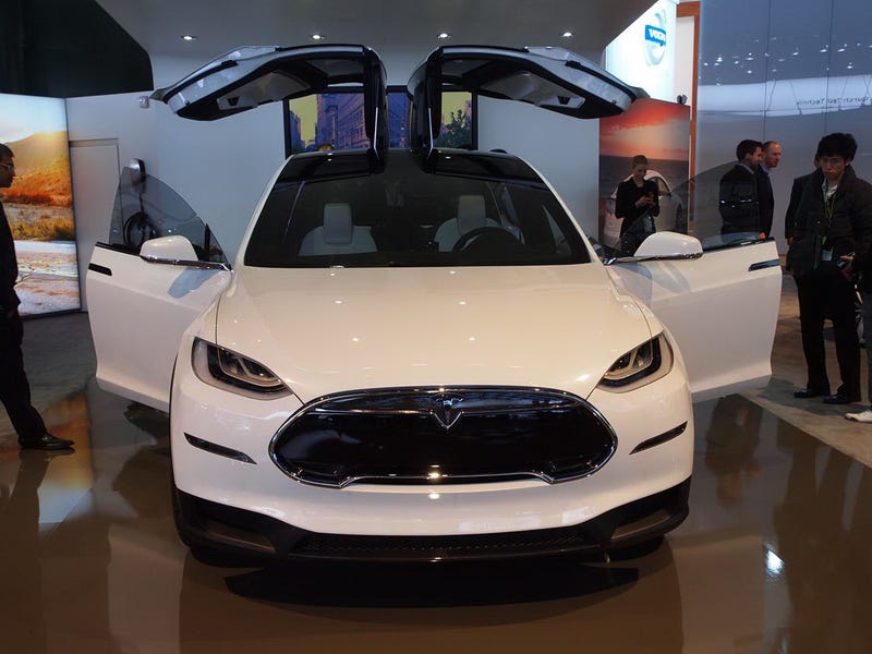 Tesla Gets Patent For 2 Piece Gull Wing Doors