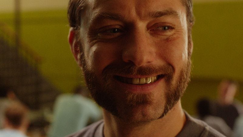 Illustration for article titled As the title character of Dom Hemingway, Jude Law proves size does matter