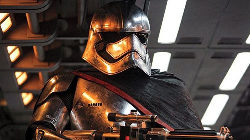 Illustration for article titled Here are some new Force Awakens pictures to peruse over your blue milk