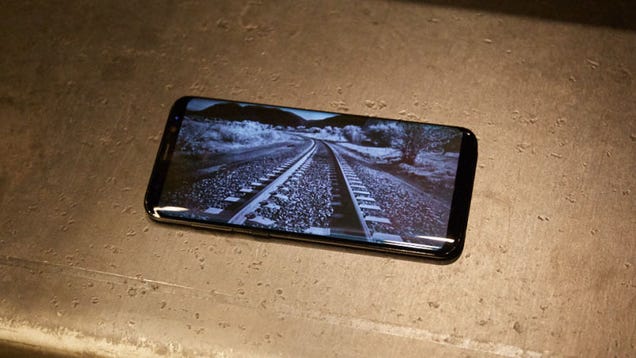 Don't Buy a New Samsung Phone Until the Galaxy S9 Comes Out<em>