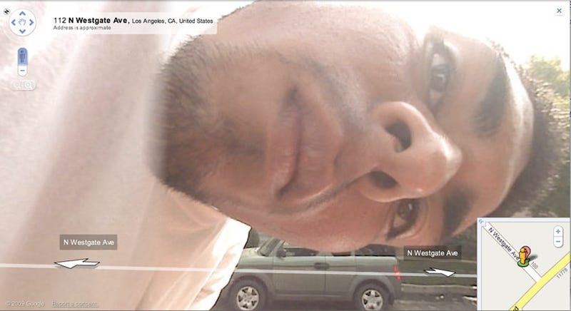 Illustration for article titled Google Street View Captures Image of Two-Story Giant